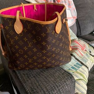 Very large Louis Vuitton purse bought in 2020